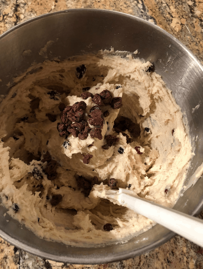 Scomuffie Dough with Chocolate Covered Berries