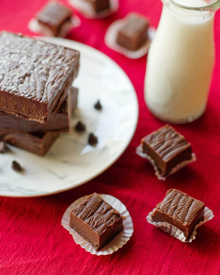 Chocolate Fudge with Kahlua on a plate and bite sized pieces.