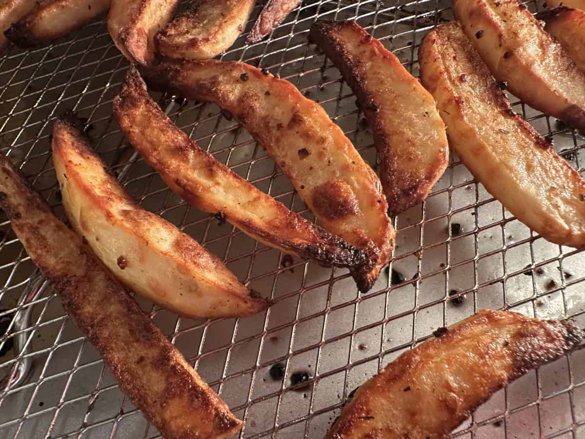 Air Fryer Fries on a wire rack.