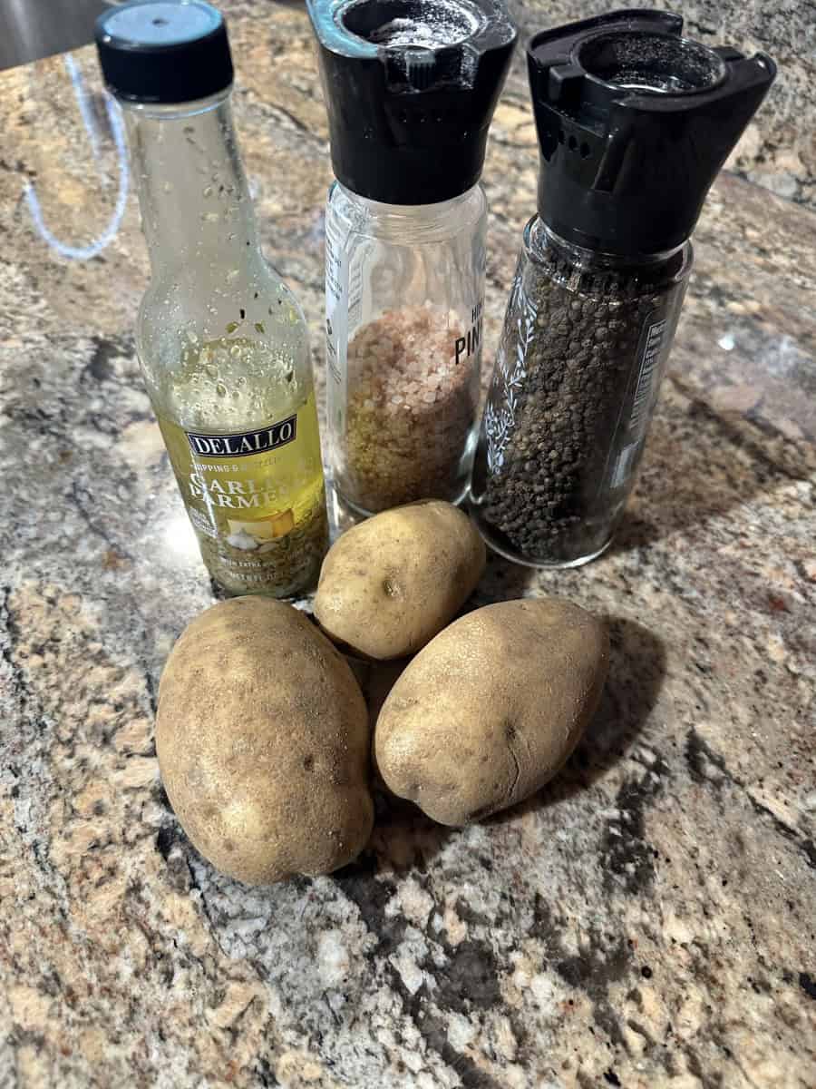 French Fry Ingredients: Russet Potatoes, Garlic Parmesan Olive Oil, Salt, and Pepper